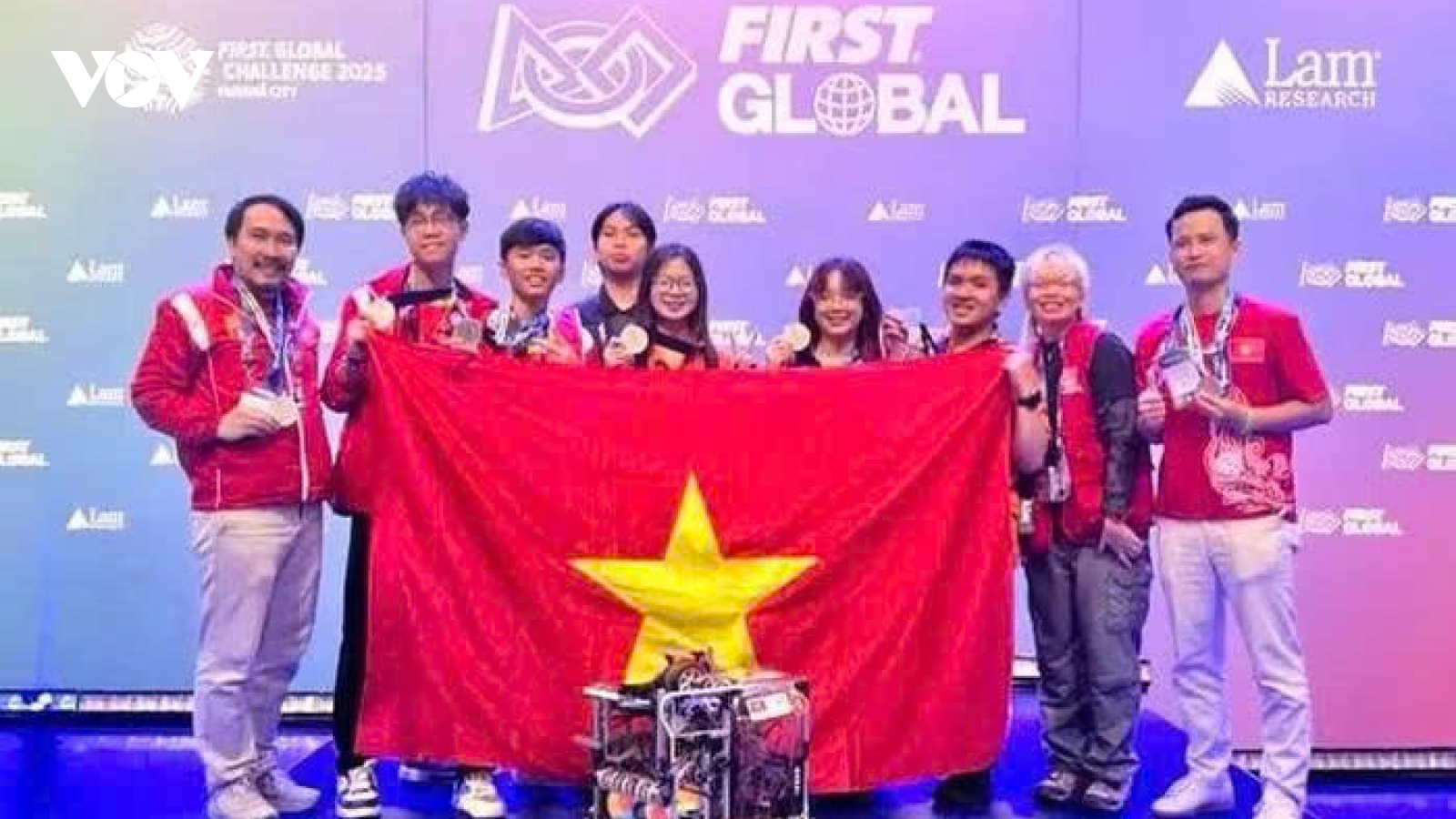 Việt Nam giành Huy chương Bạc tại cuộc thi Robotics quốc tế 2025