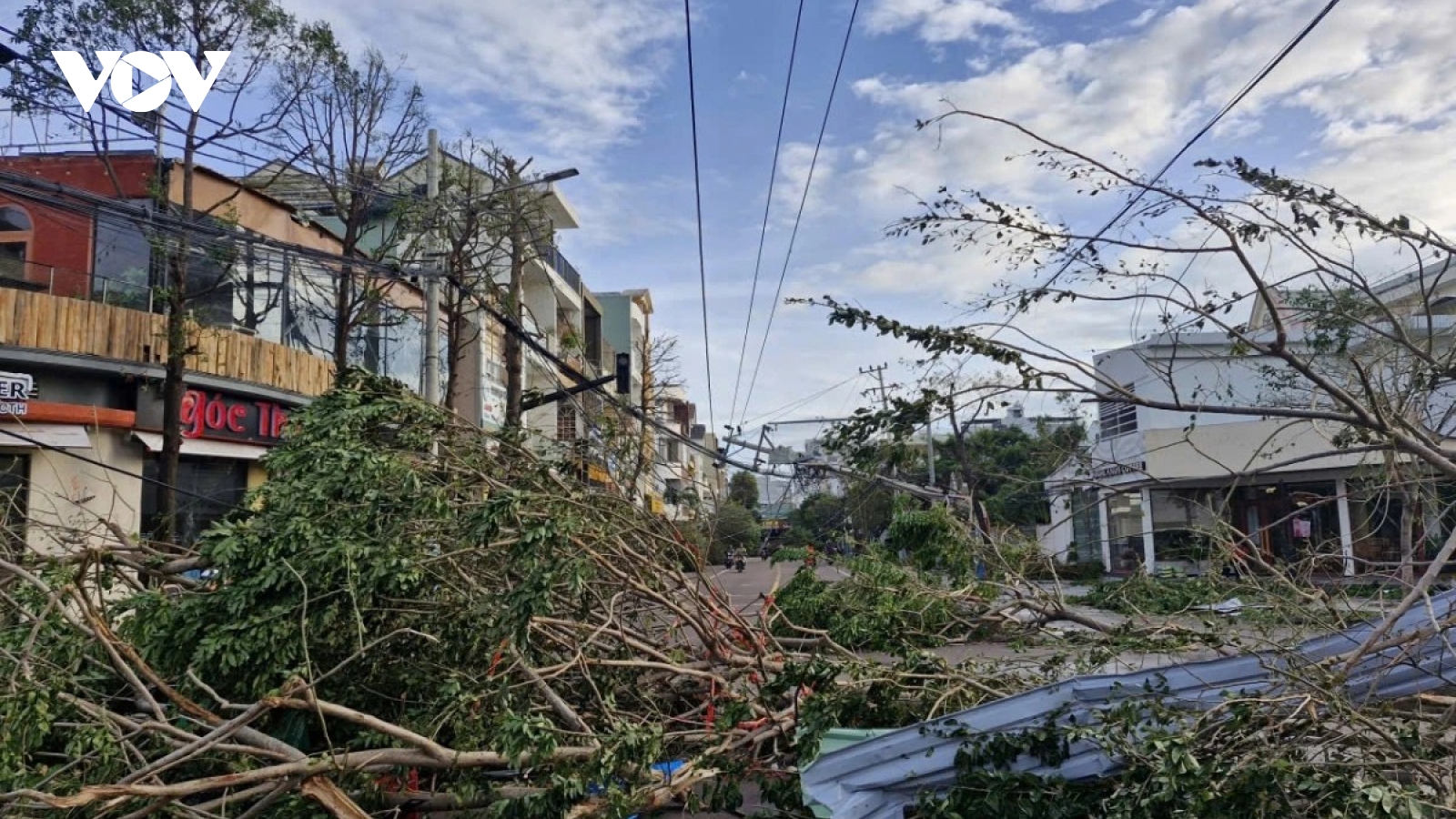 Gia Lai ban bố tình trạng khẩn cấp về thiên tai, triển khai ứng phó bão số 15