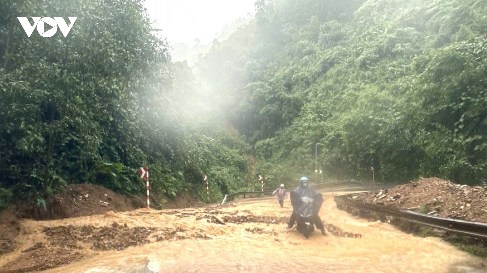 Bắc Bộ đón không khí lạnh, từ Hà Tĩnh đến Khánh Hòa mưa to