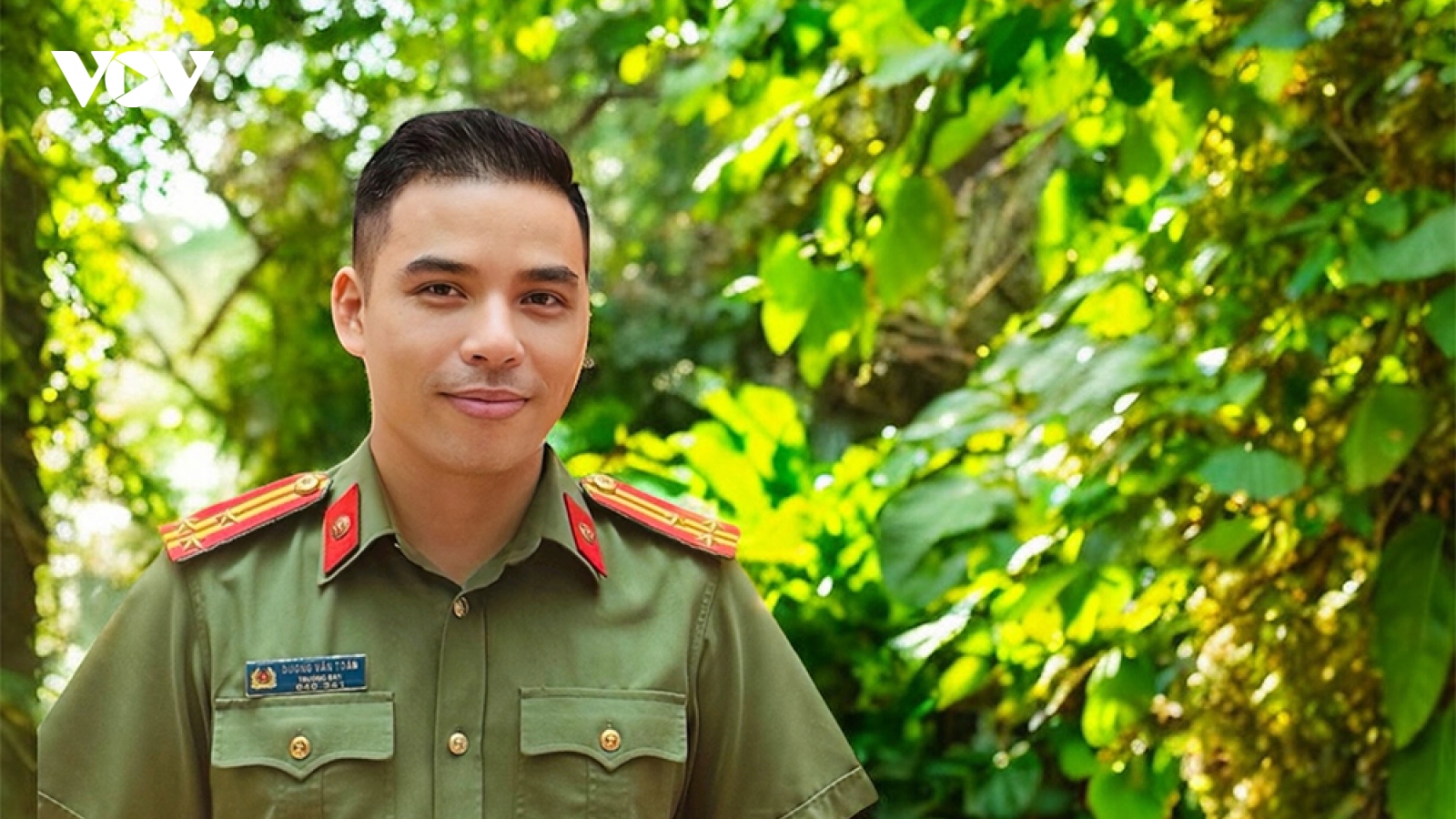 Thượng tá công an giành giải nhất văn chương với tiểu thuyết về tội phạm dữ liệu