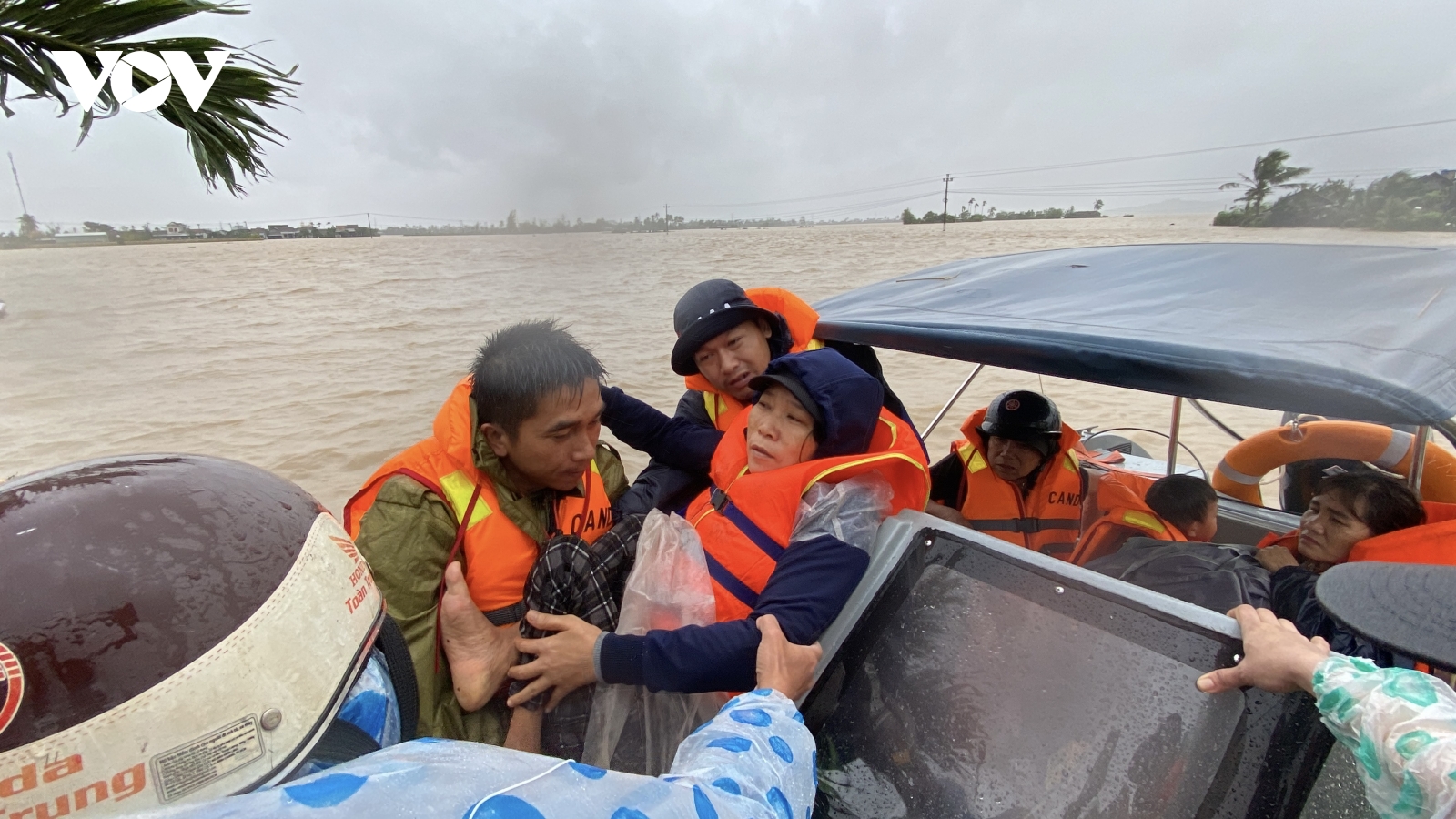 Ngân hàng Nhà nước yêu cầu khoanh nợ cho người dân vùng bão lũ