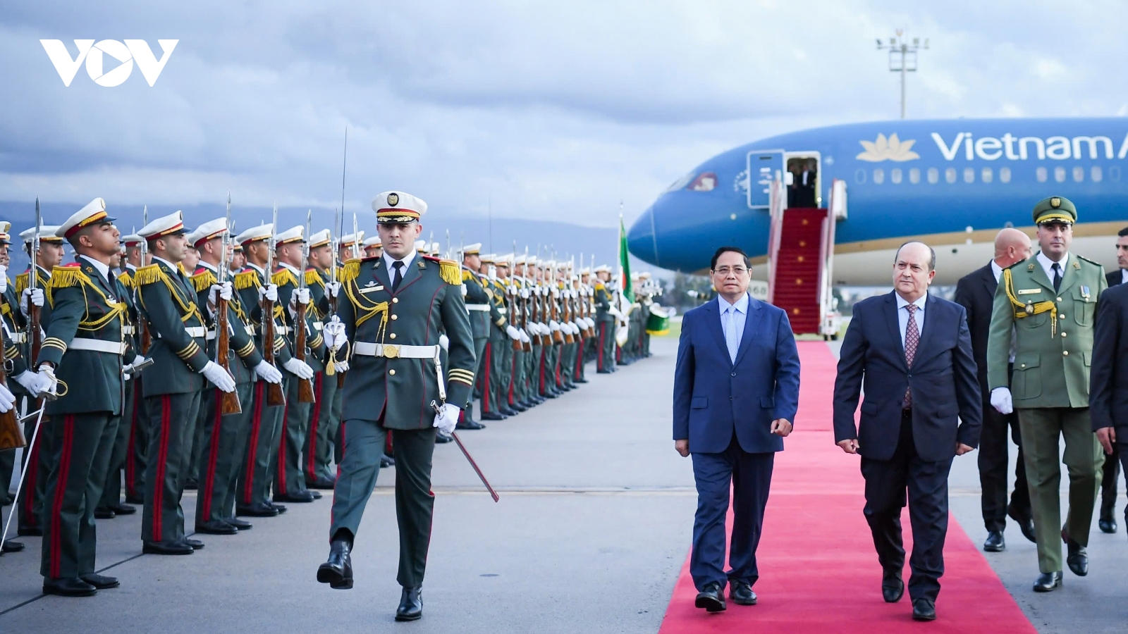 Thủ tướng Phạm Minh Chính bắt đầu chuyến thăm chính thức Algeria