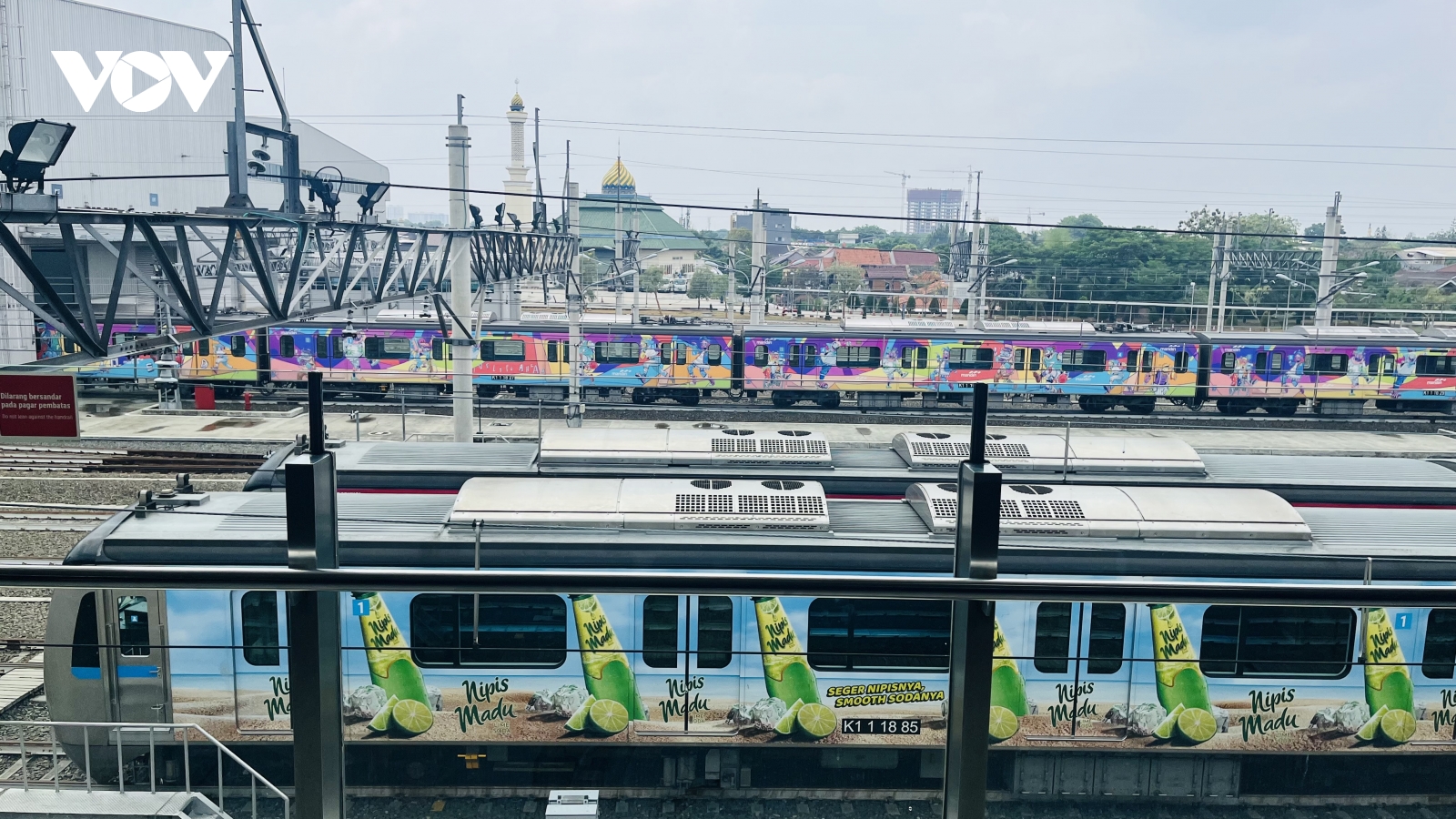 Người thu nhập thấp ở Jakarta được dùng phương tiện giao thông công cộng miễn phí