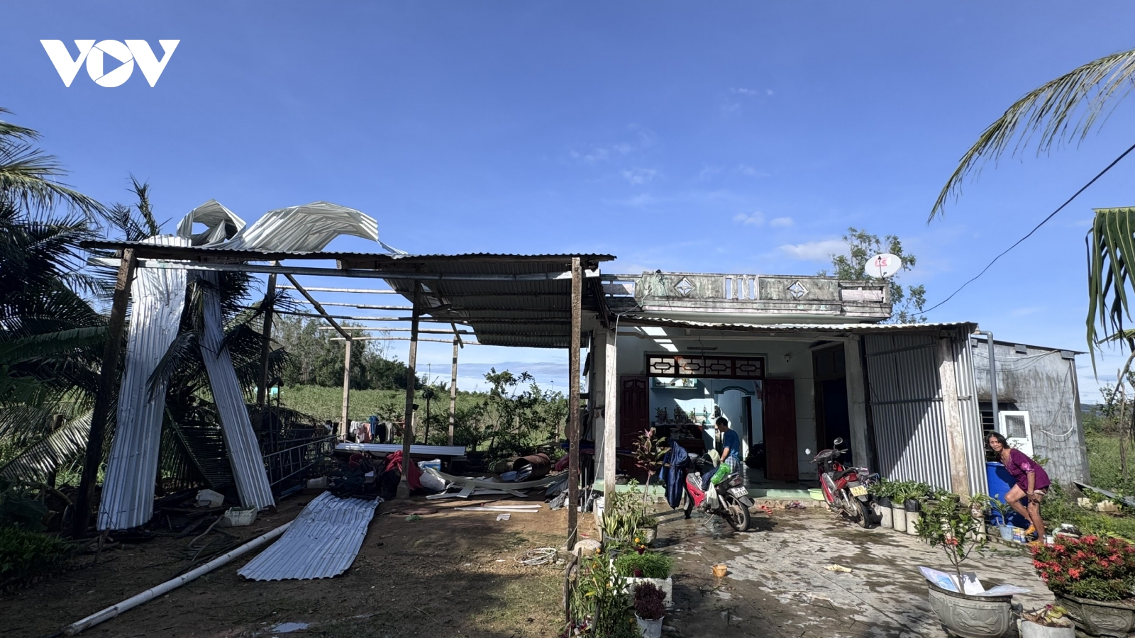 Thủ tướng yêu cầu khẩn trương khắc phục hậu quả bão số 13, ổn định đời sống