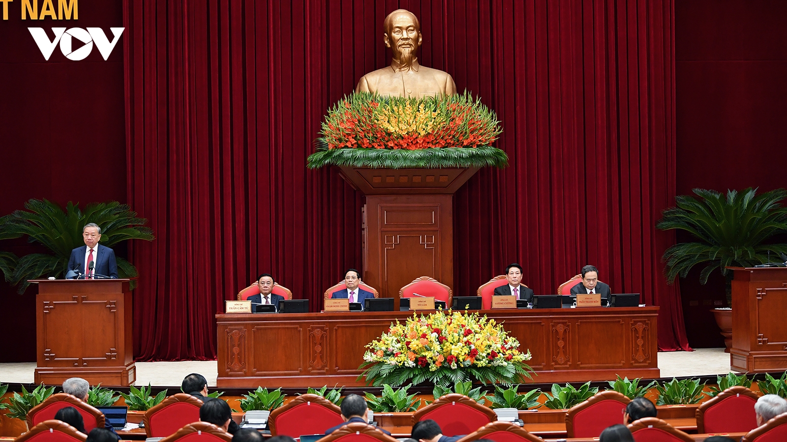 Thống nhất nhân sự giới thiệu tham gia Bộ Chính trị, Ban Bí thư khóa XIV