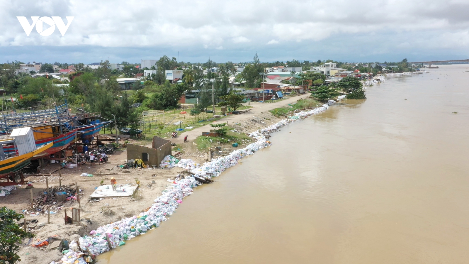 Đà Nẵng công bố tình huống khẩn cấp sạt lở kè An Lương