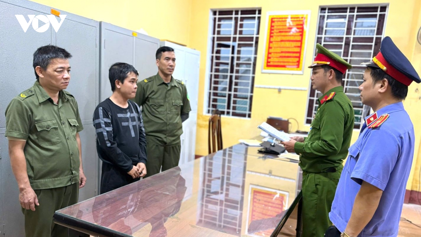 Khởi tố đối tượng giật dây chuyền của học sinh ở Huế