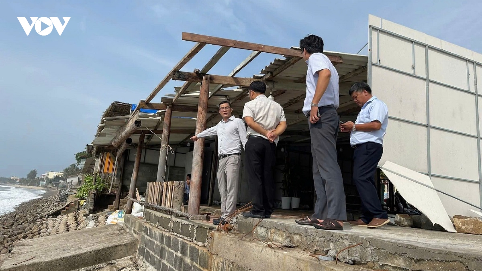 Kiến nghị công bố tình huống khẩn cấp do sạt lở bờ biển ở Lâm Đồng