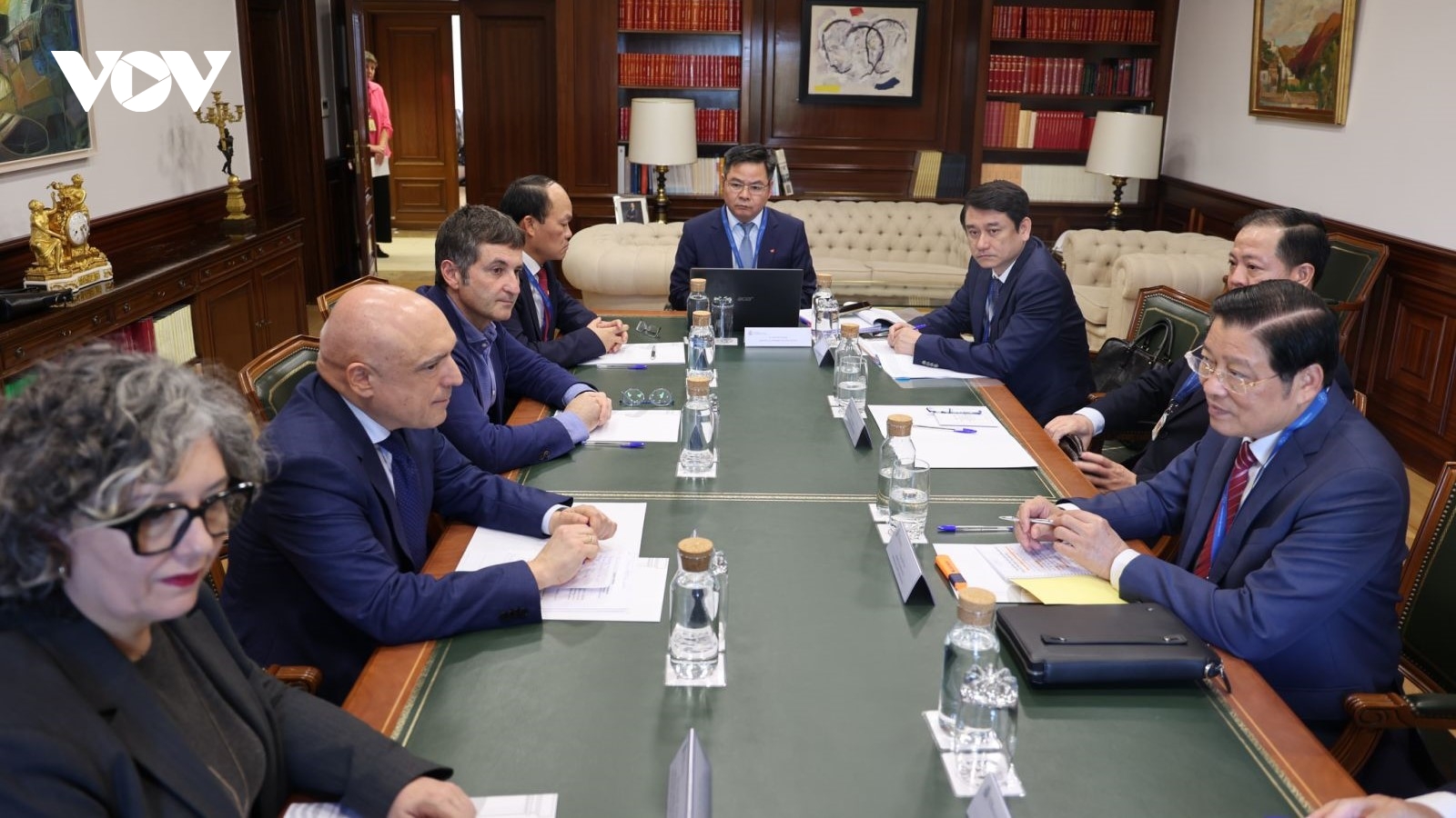 Đoàn đại biểu Đảng Cộng sản Việt Nam thăm và làm việc tại Tây Ban Nha