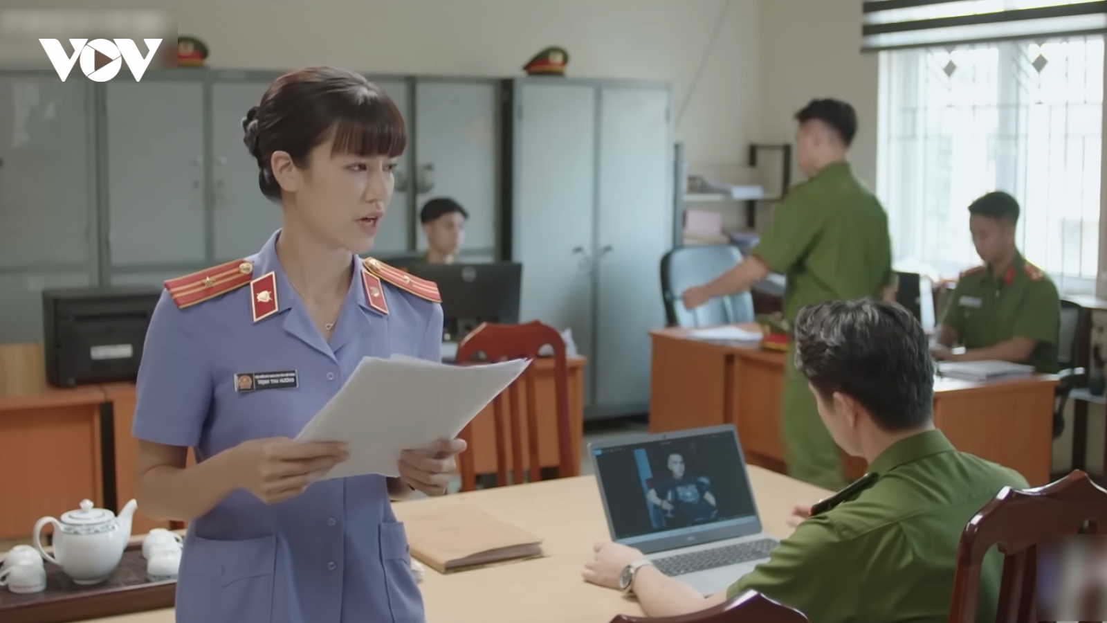 “Lằn ranh” tập 16: Công an hé lộ chồng Thu liên quan đường dây đánh bạc