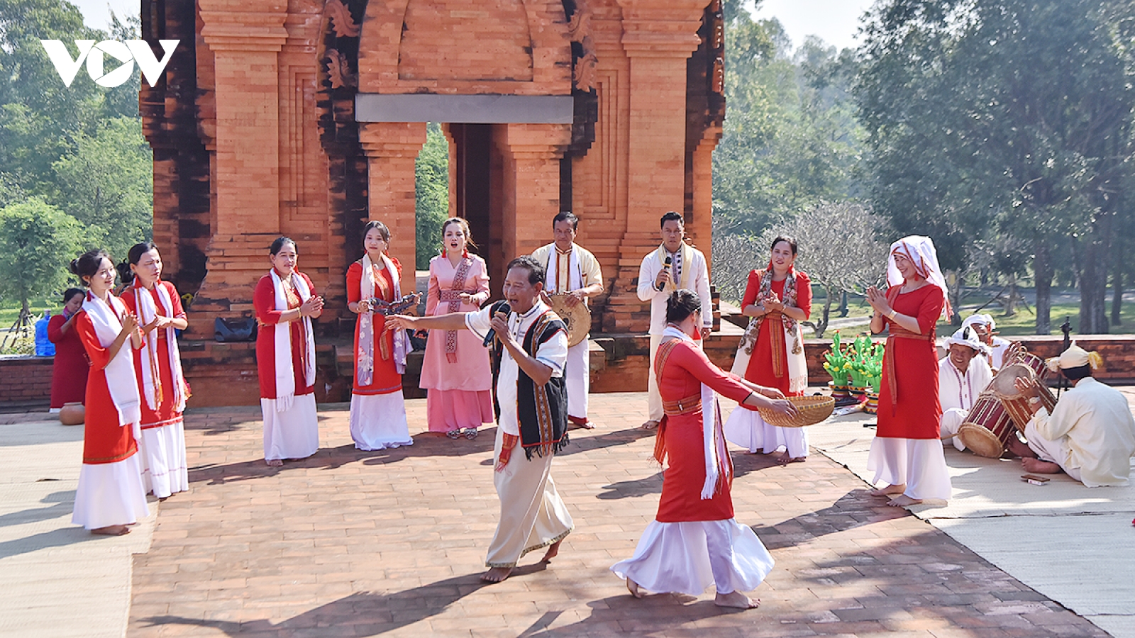 “Chào năm mới 2026” đặc sắc tại Làng Văn hóa - Du lịch các dân tộc Việt Nam