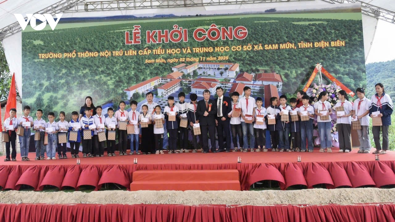 Điện Biên khởi công 3 trường nội trú liên cấp ở vùng biên