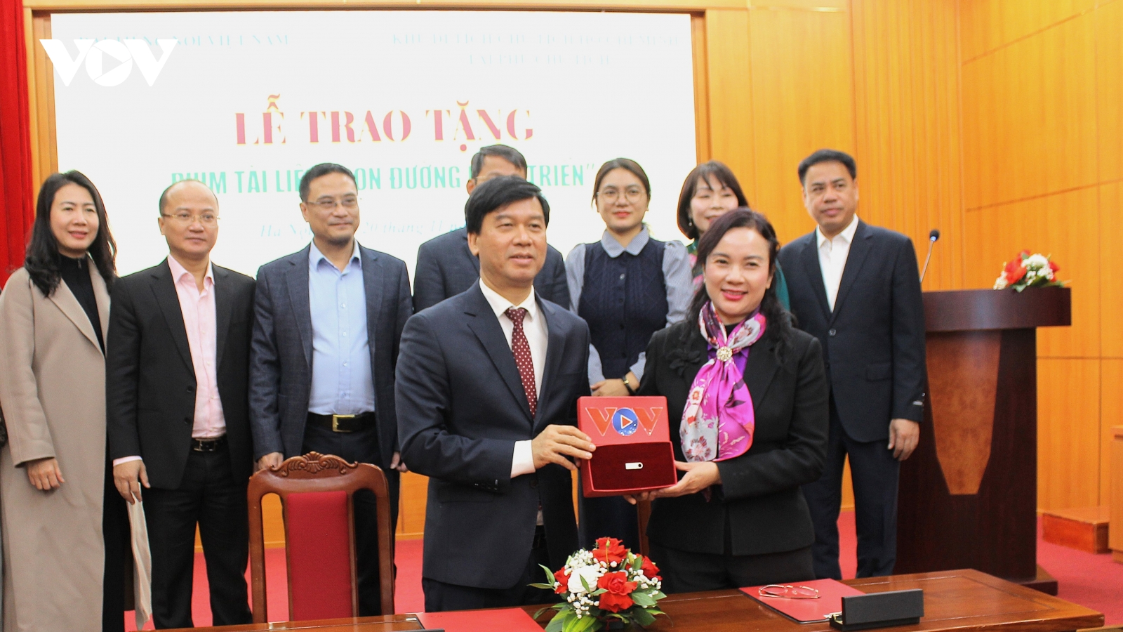 VOV tặng phim tài liệu cho Khu Di tích Chủ tịch Hồ Chí Minh