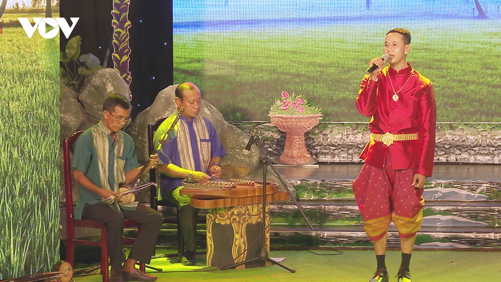 Nhạc cụ t’rô u và t’rô sô trong âm nhạc của người Khmer Nam bộ