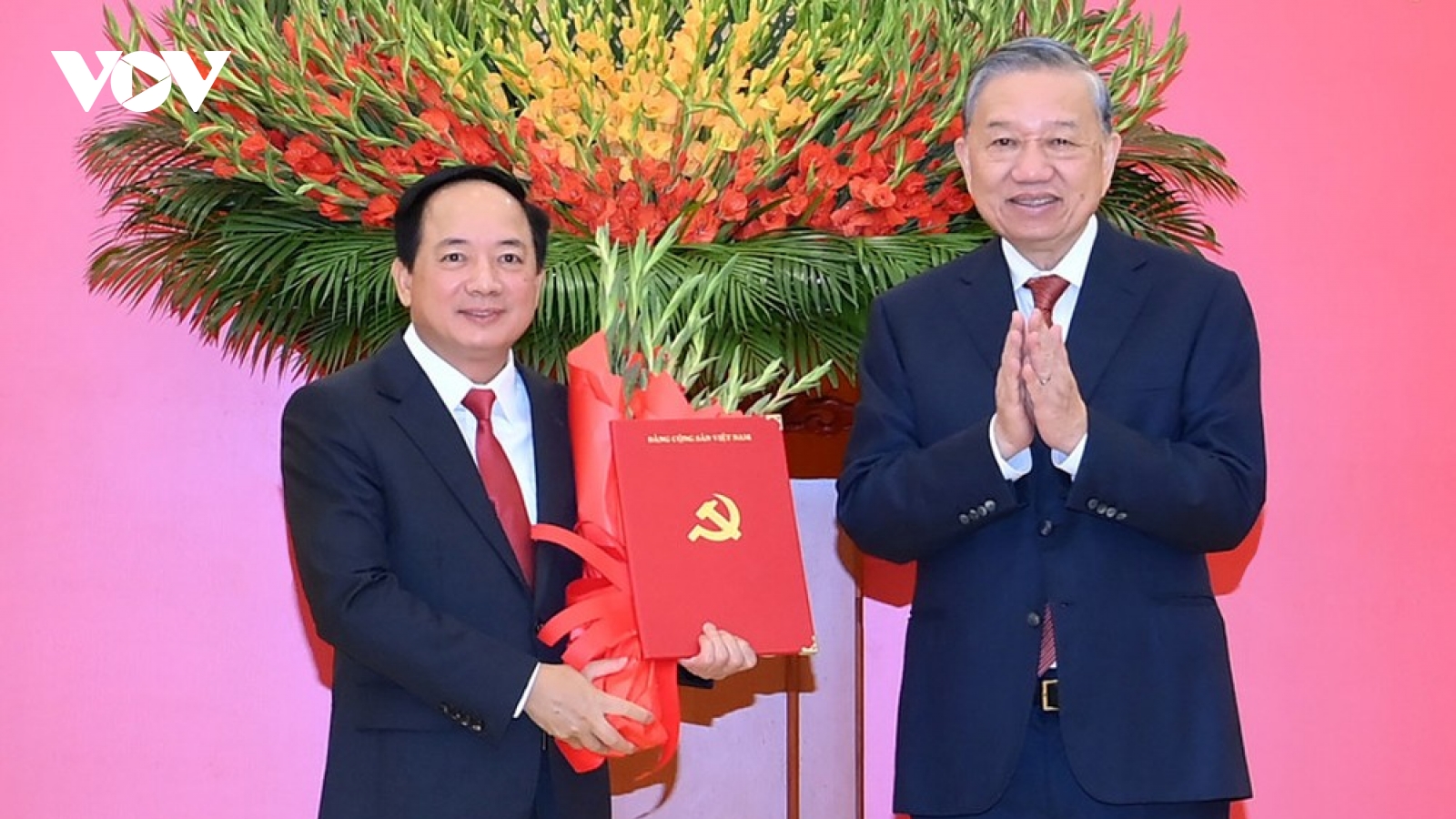 Chân dung Trưởng Ban Tuyên giáo và Dân vận Trung ương Trịnh Văn Quyết