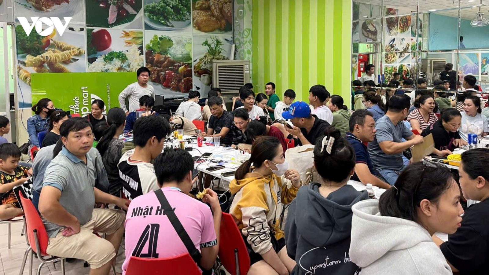 Saigon Co.op: Cứu trợ kịp thời, bình ổn hàng hóa – san sẻ cùng bà con vùng lũ