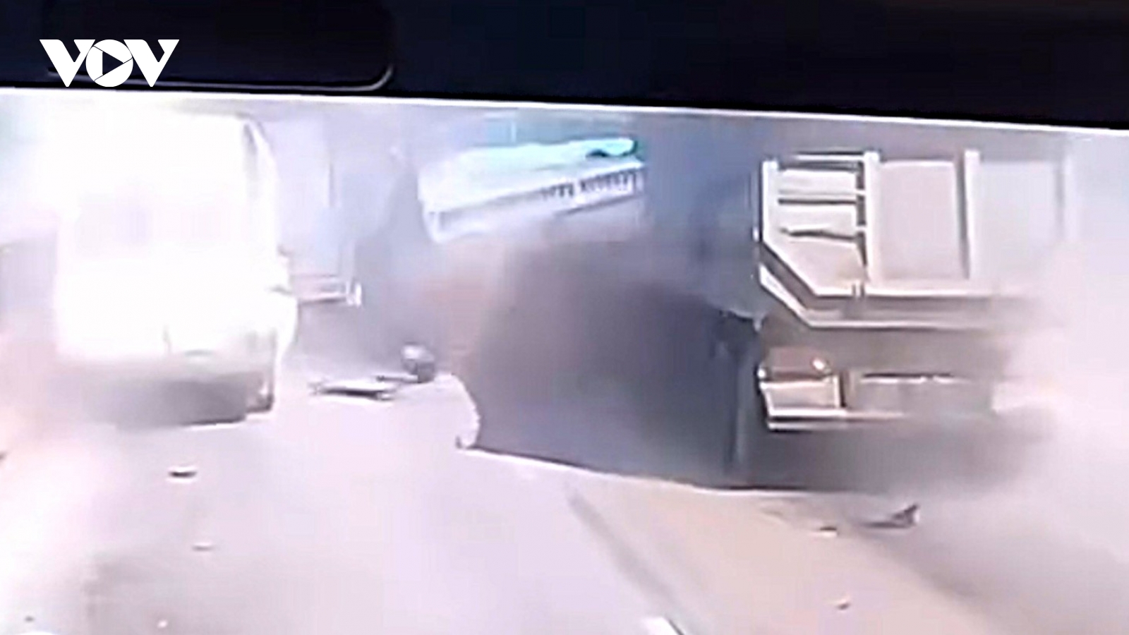 Tai nạn liên hoàn trên cao tốc Bắc – Nam đoạn qua Nghệ An gây ùn tắc giao thông