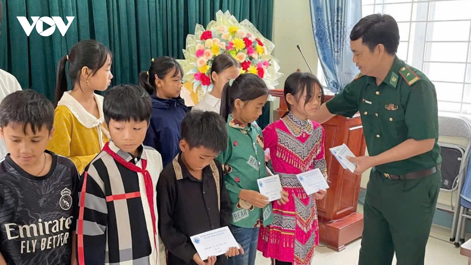 Nghĩa tình quân - dân vun đắp ước mơ học trò nơi biên cương Thanh Hoá