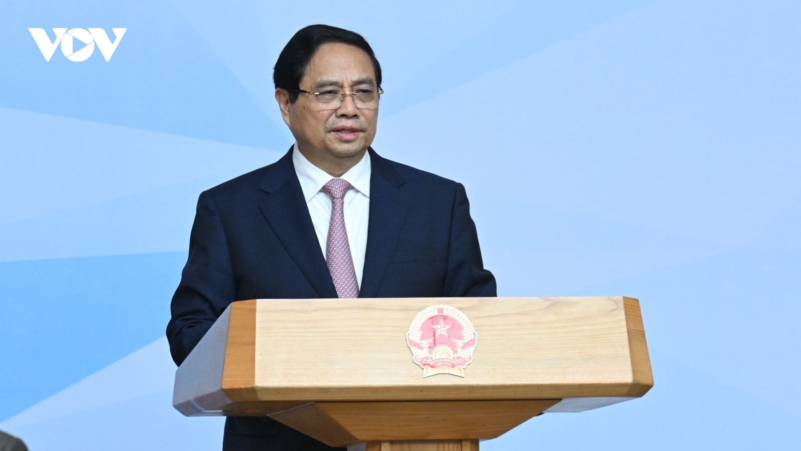 Thủ tướng chủ trì hội nghị về thành lập Trung tâm tài chính quốc tế