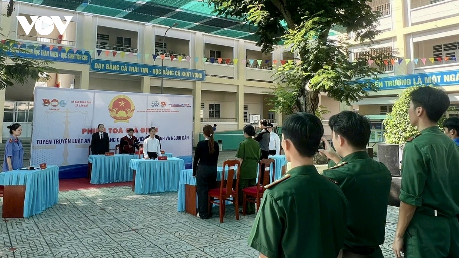 Hưởng ứng Ngày Pháp luật Việt Nam bằng phiên toà giả định ở TP. HCM