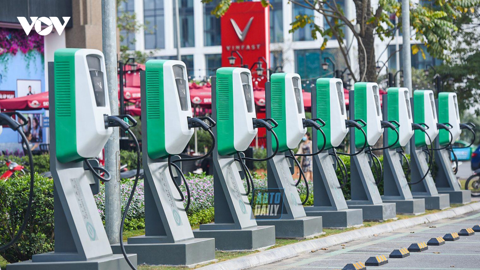 Hà Nội ưu tiên cho vay đầu tư trạm sạc và xử lý pin sạc thông minh