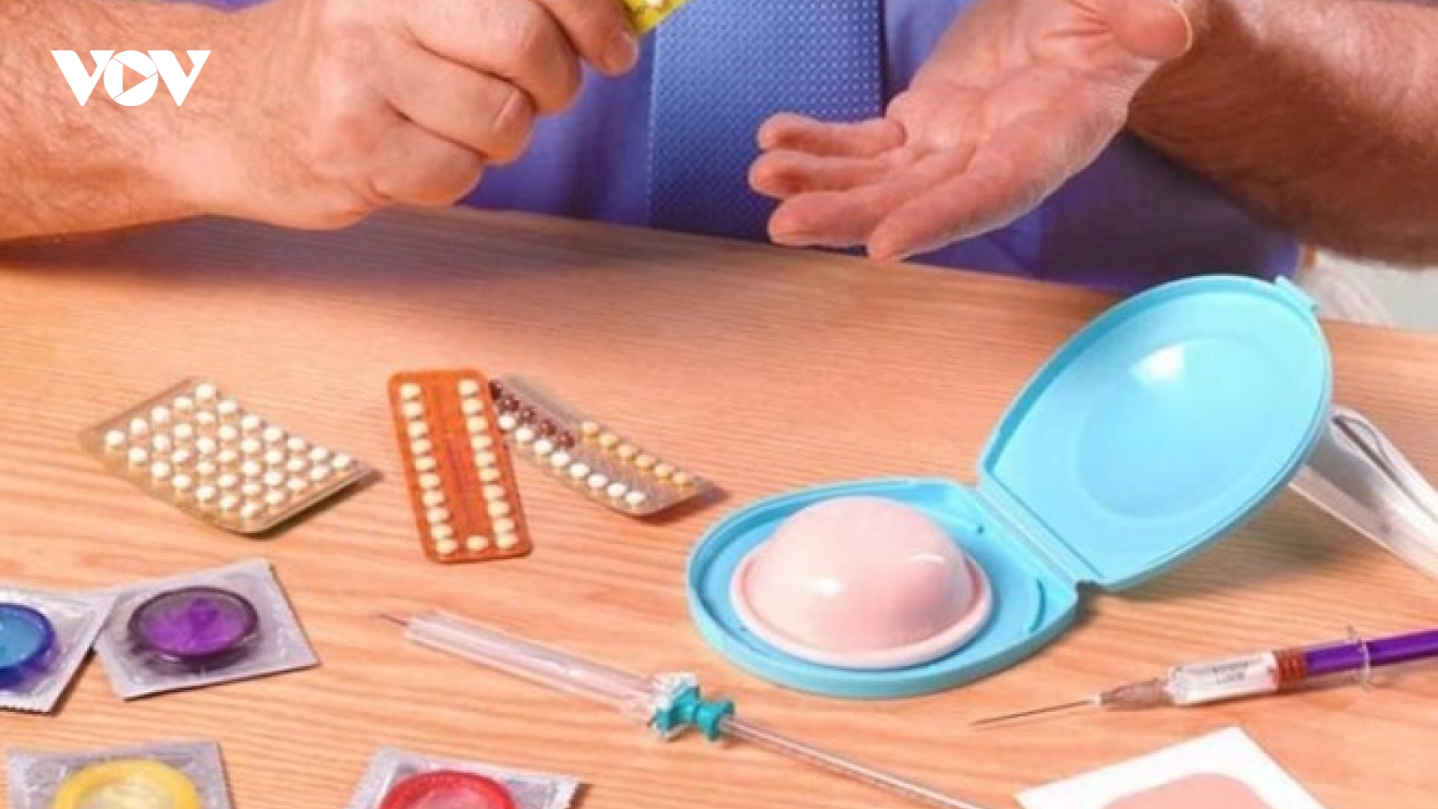 U50 có dấu hiệu tiền mãn kinh liệu cần áp dụng biện pháp tránh thai nữa không?