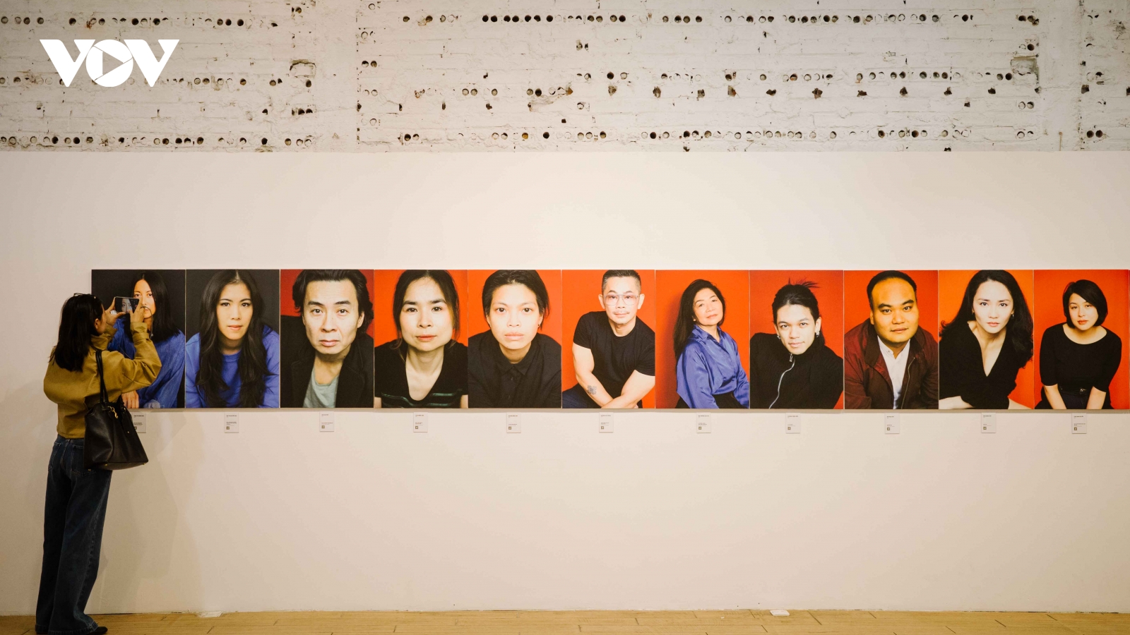 “Nhìn hay được nhìn” – Hành trình chân dung của nhiếp ảnh gia Đức Birgit Kleber