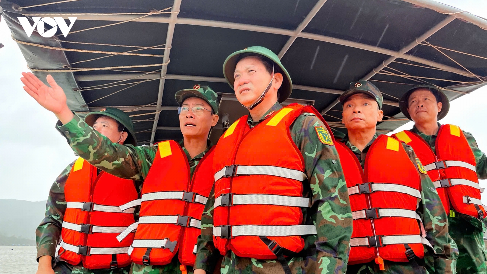 Trung tướng Lê Ngọc Hải kiểm tra công tác ứng phó bão tại Quy Nhơn