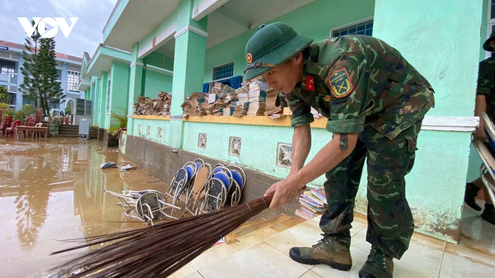 Dồn toàn lực khôi phục đời sống vùng bão lụt ở Đắk Lắk