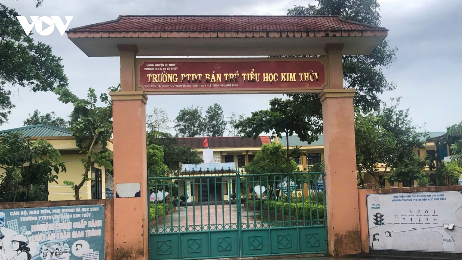 Vụ 40 học sinh Quảng Trị ngộ độc thực phẩm: Hiệu trưởng nhà trường có vi phạm