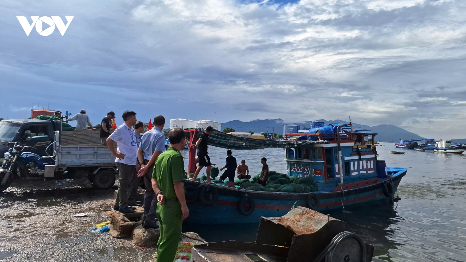 Chi đội Kiểm ngư số 4 chủ động ứng phó với bão số 13