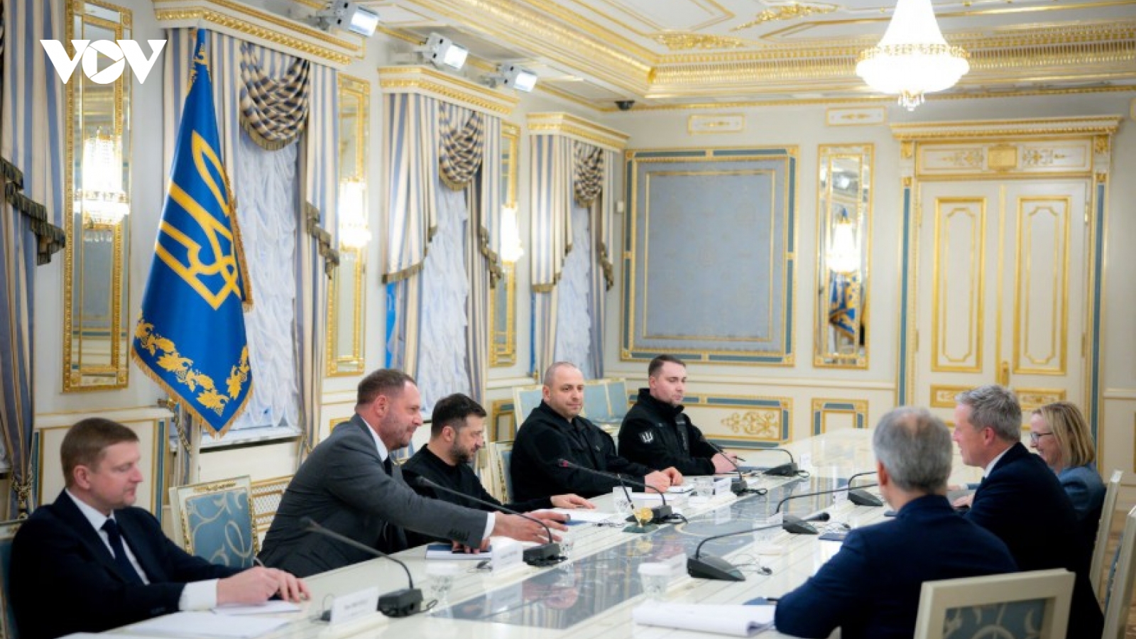 Nóng thế giới ngày 1/12: Luật chơi đàm phán Ukraine bị viết lại giữa bước ngoặt