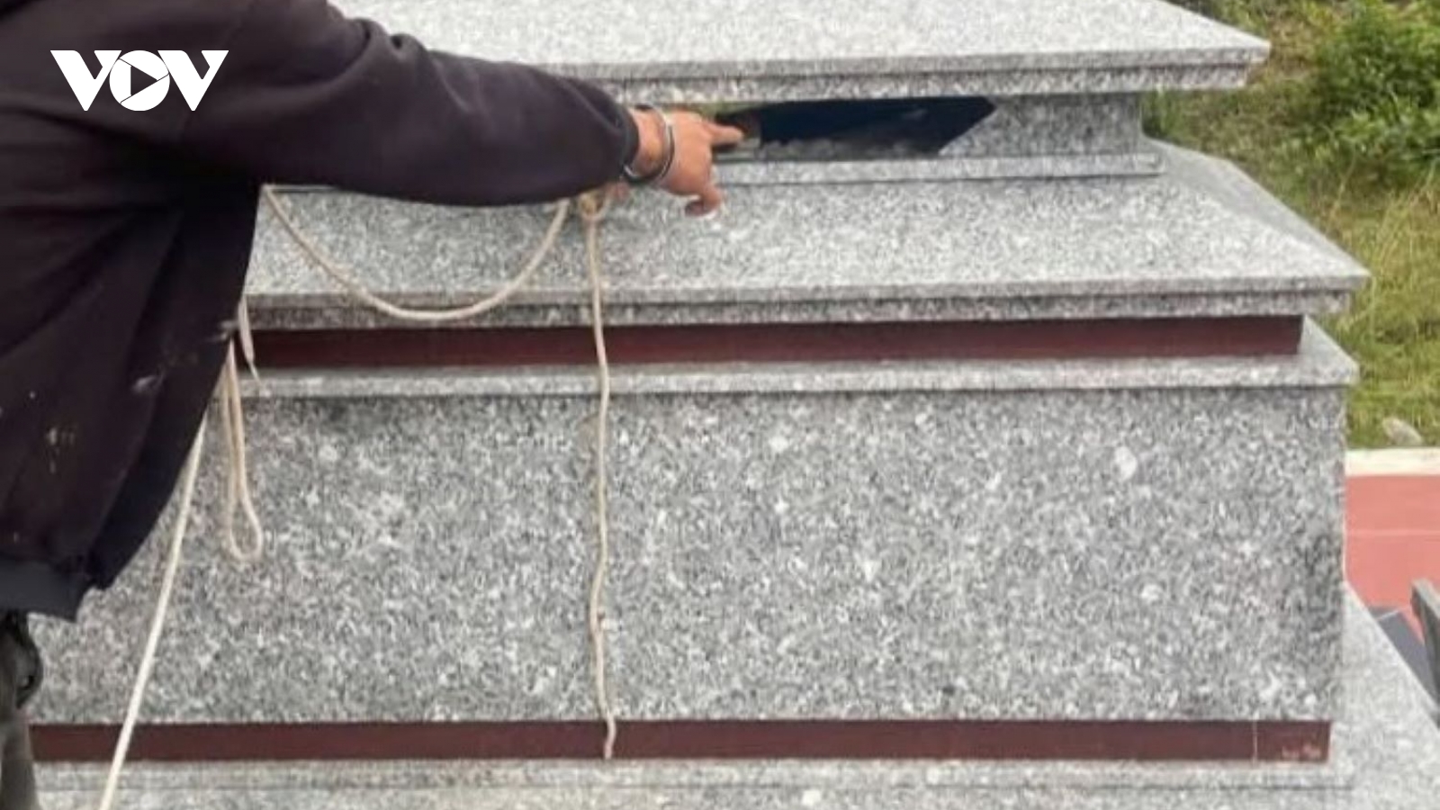 Giấu hàng ngàn viên ma tuý trong nghĩa địa