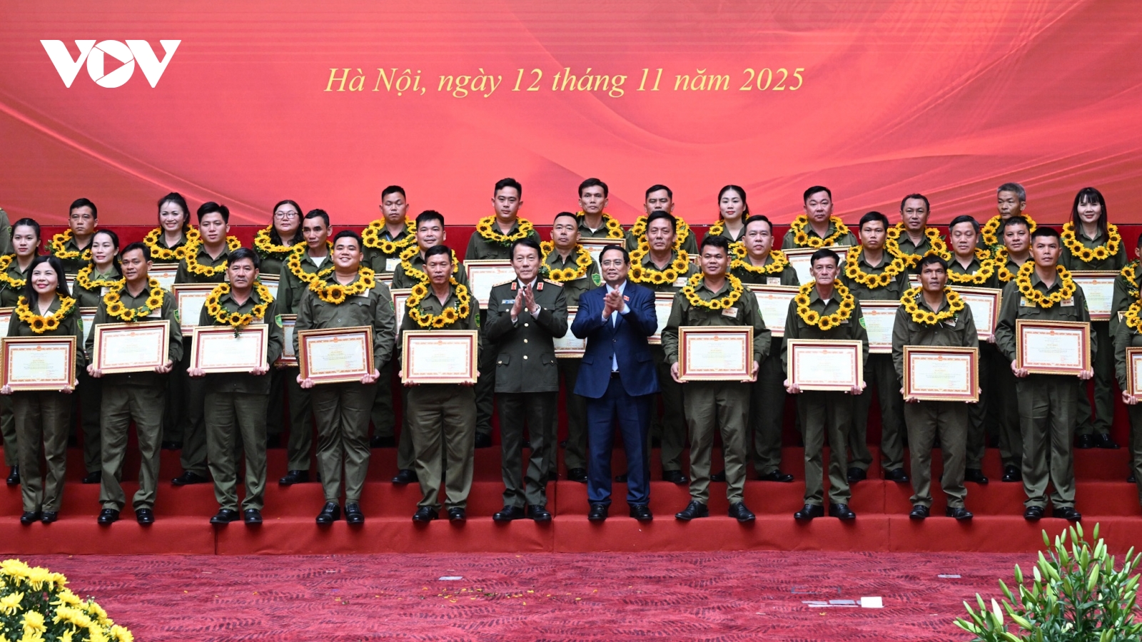 Thủ tướng: Xây dựng mỗi thôn bản, xóm làng thực sự là "pháo đài an ninh trật tự"