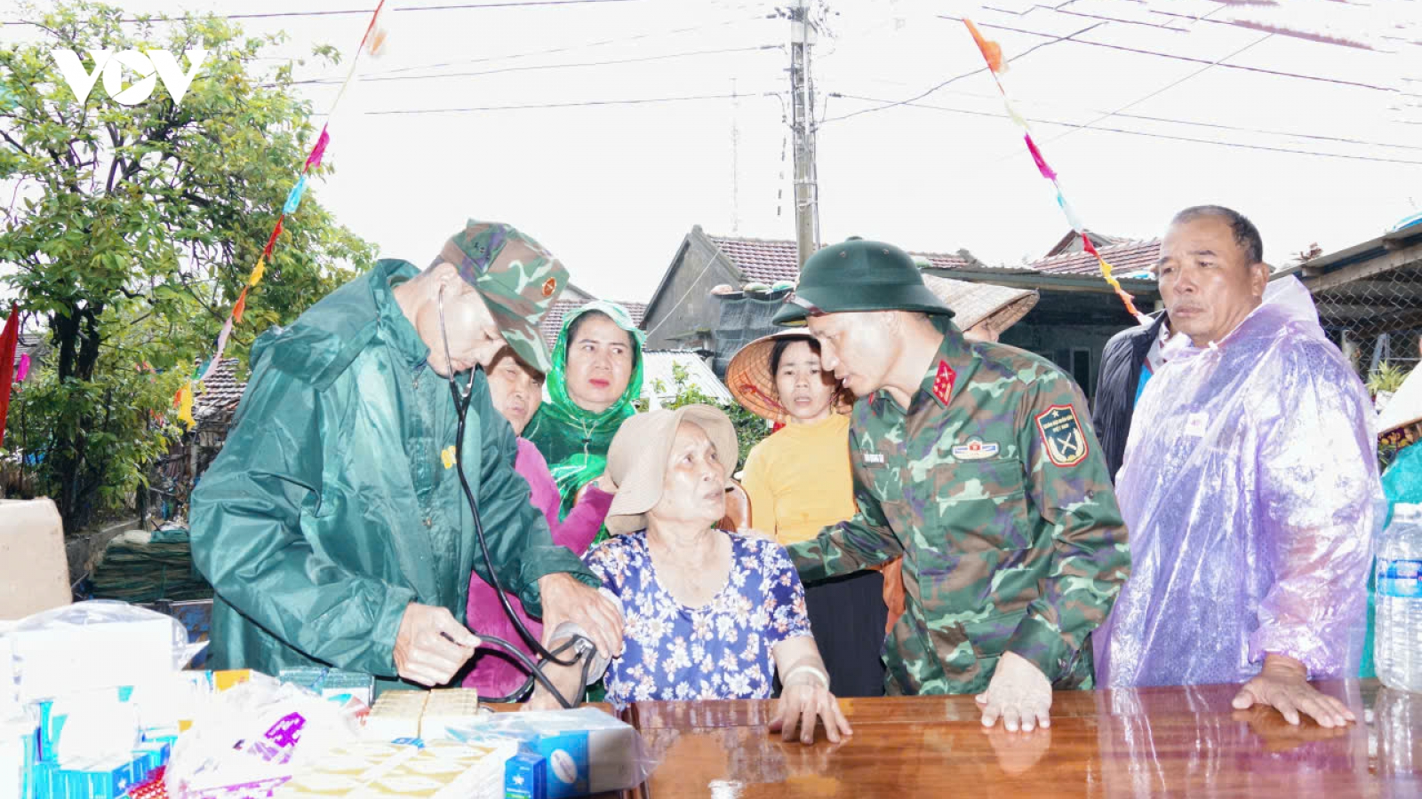 Đắk Lắk cứu dân từng giờ, vực dậy sau mưa lũ tàn phá