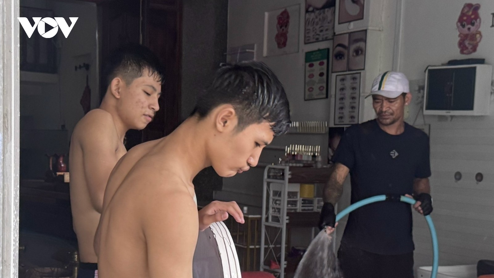 Người dân Phú Yên cũ gượng dậy sau lũ dữ