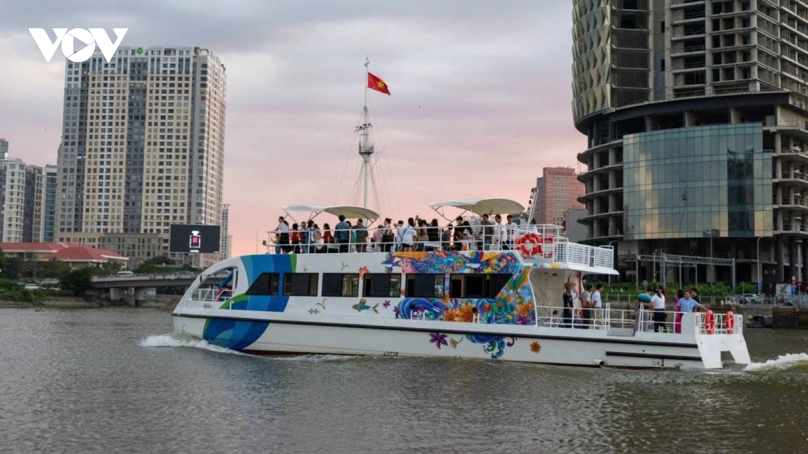 Lonely Planet suggests 10 best things to do in HCM City