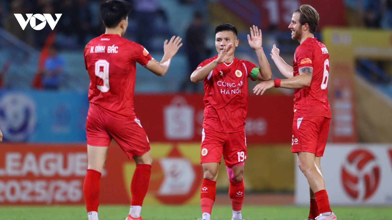 V-League tạm nghỉ, nhiều CLB ở Việt Nam vẫn bận rộn với các giải chính thức