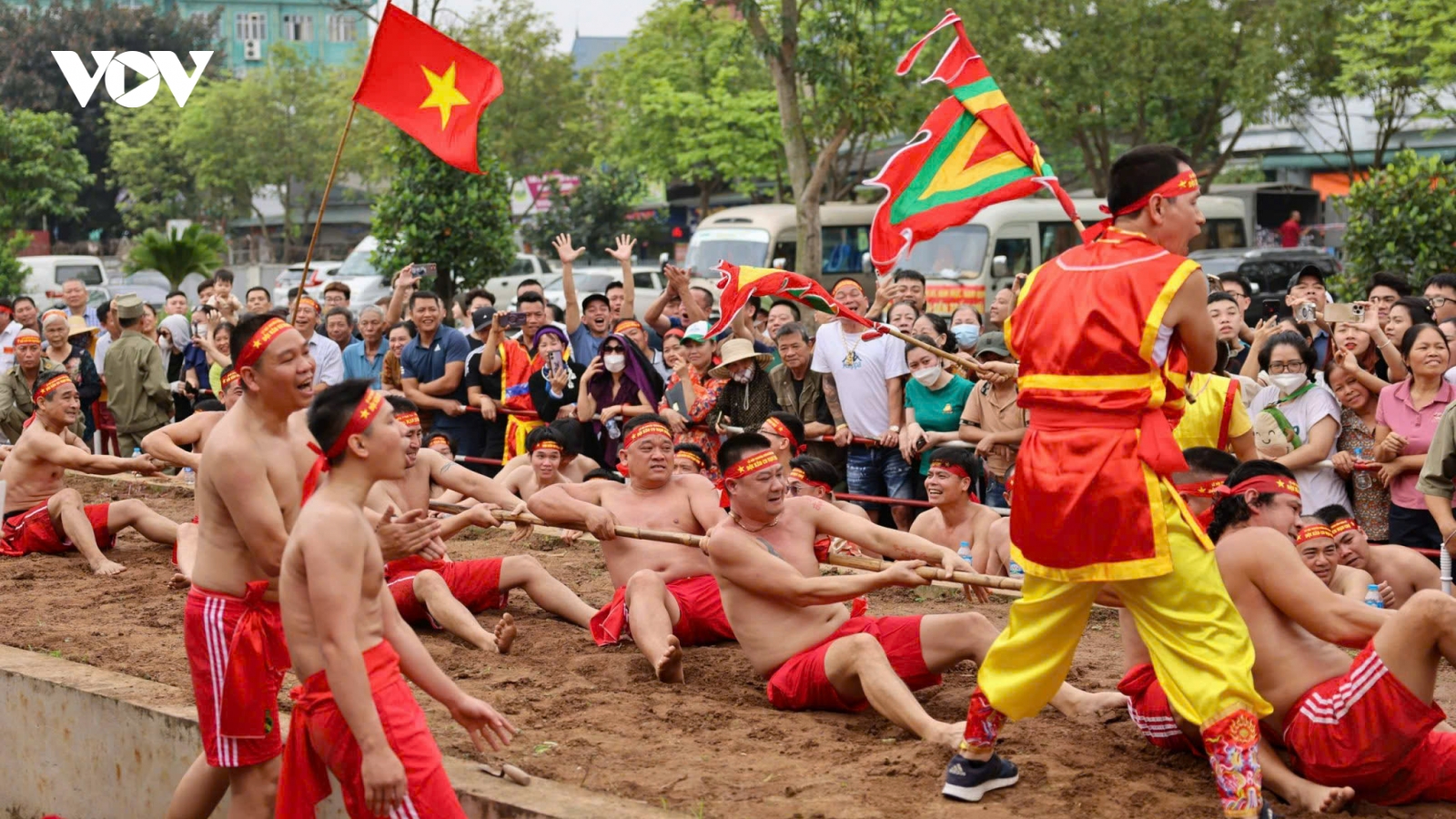 “Một thập kỷ bảo vệ và phát huy nghi lễ và trò chơi kéo co”: Nhiều bài học quý