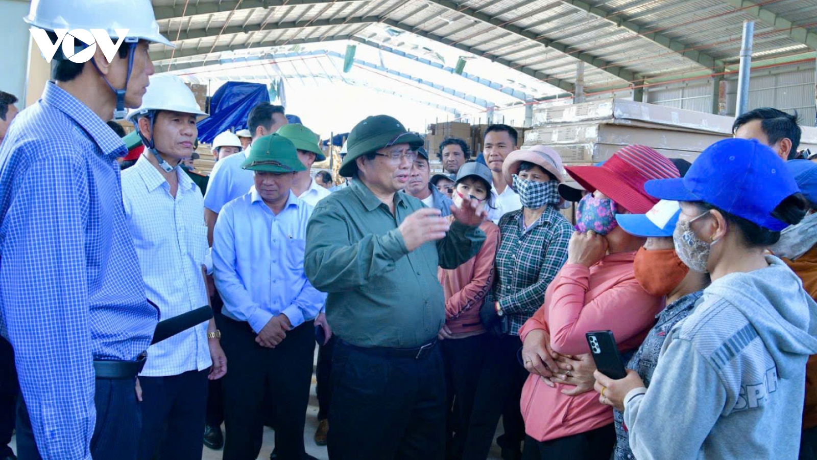 Thủ tướng: Đại đoàn kết, động viên nhân dân vượt qua khó khăn