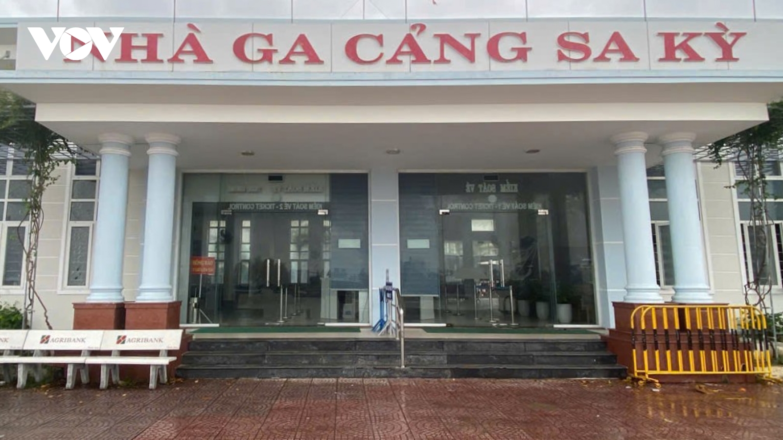 Tuyến vận tải Sa Kỳ – Lý Sơn tạm dừng hoạt động do biển động mạnh kéo dài