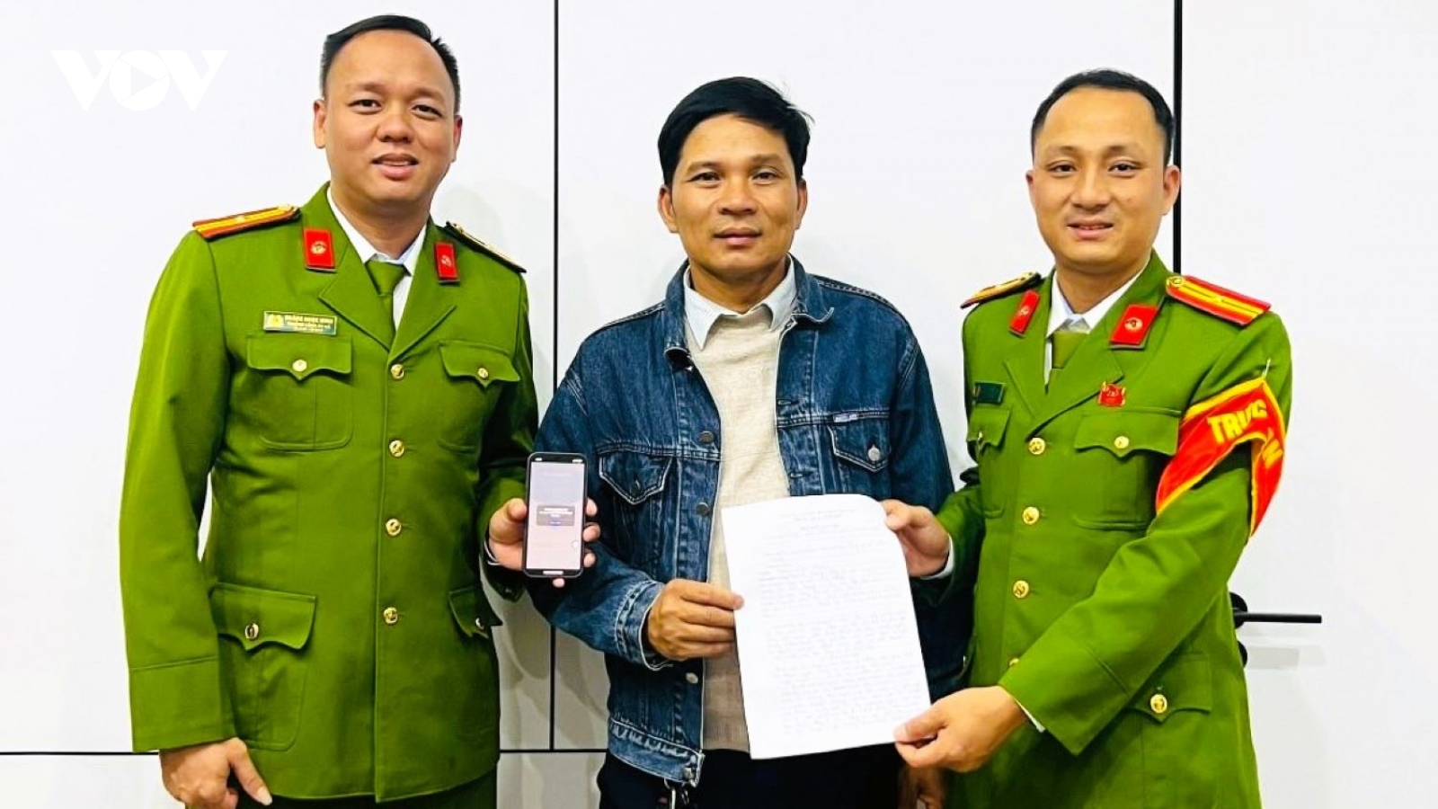 Bất ngờ nhận chuyển khoản 155 triệu đồng, chủ tài khoản trả lại ngay trong đêm