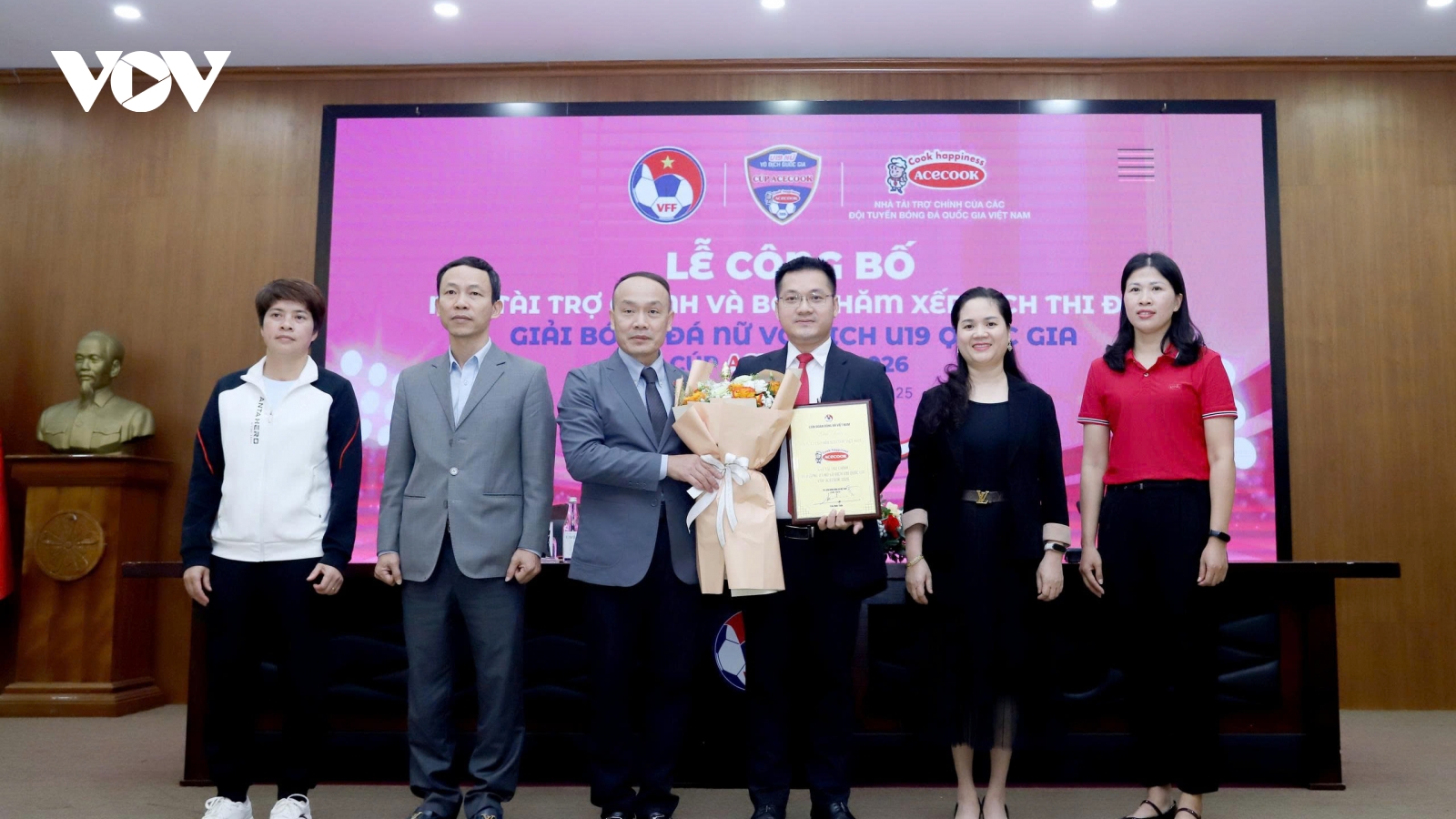 Dàn cầu thủ nữ trẻ Việt Nam khởi động giấc mơ World Cup năm 2026