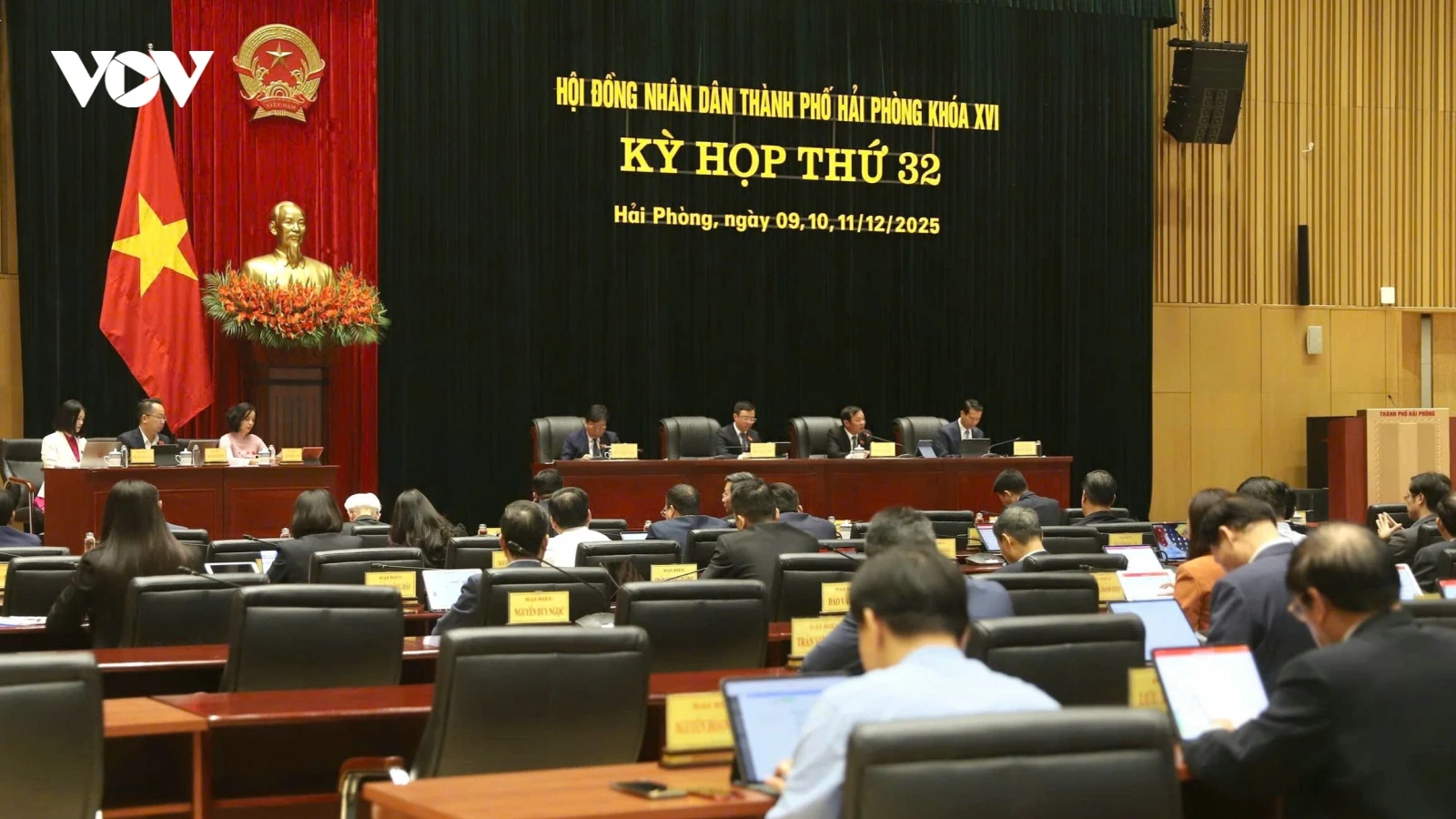 Hải Phòng chất vấn tình trạng chậm cấp sổ đỏ và nhiều vấn đề nóng