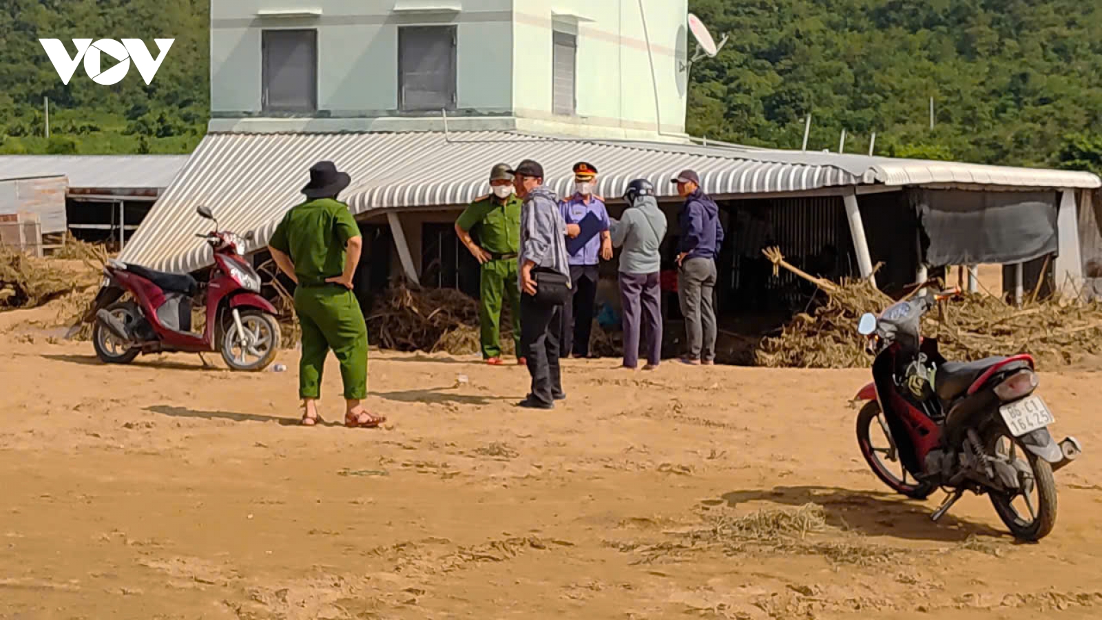 Vụ vỡ hồ chứa nước ở xã Tuy Phong, công an truy tìm các trường hợp liên quan