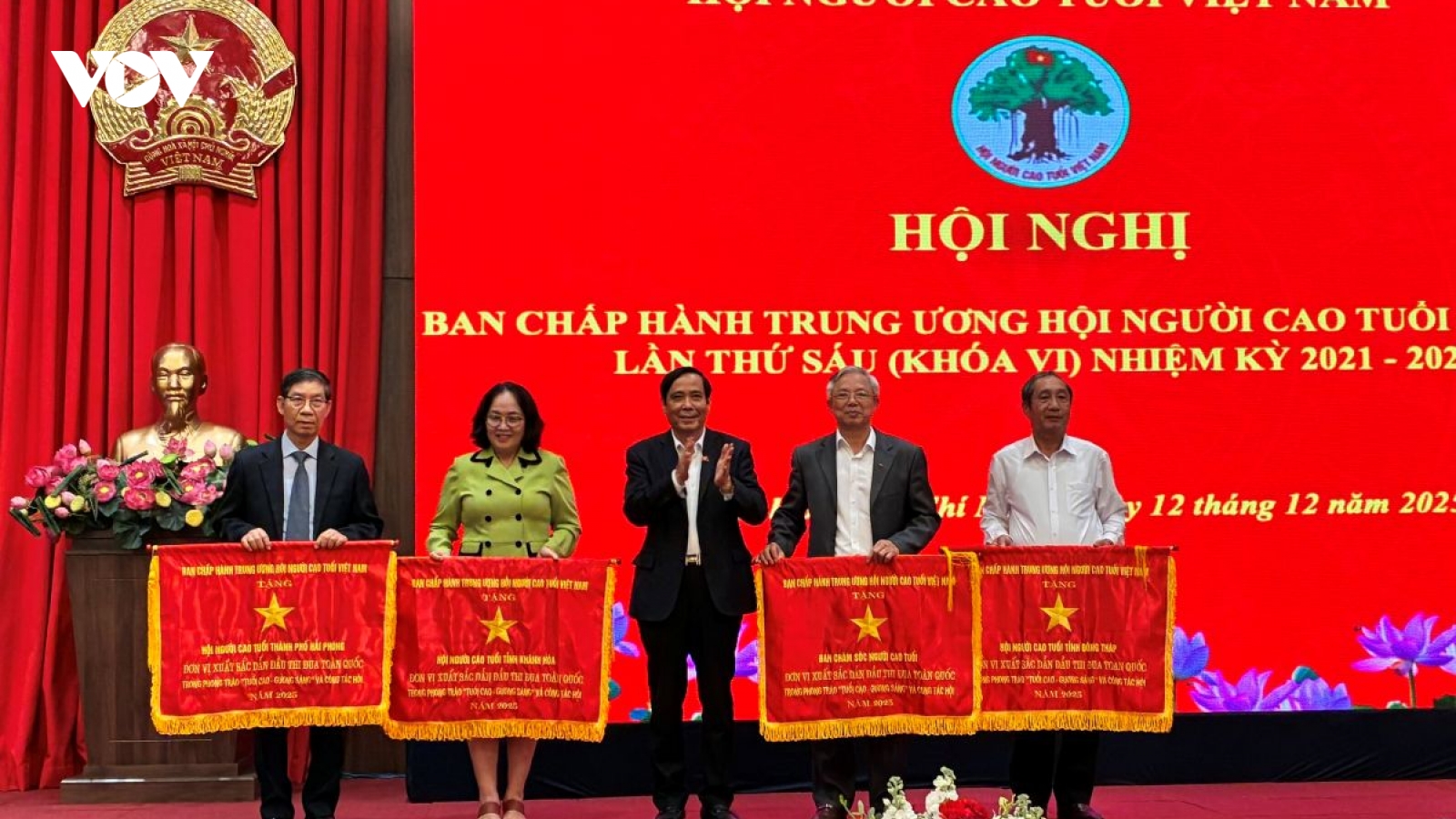 Người cao tuổi vào tâm điểm chuyển đổi số - chuyển đổi xanh