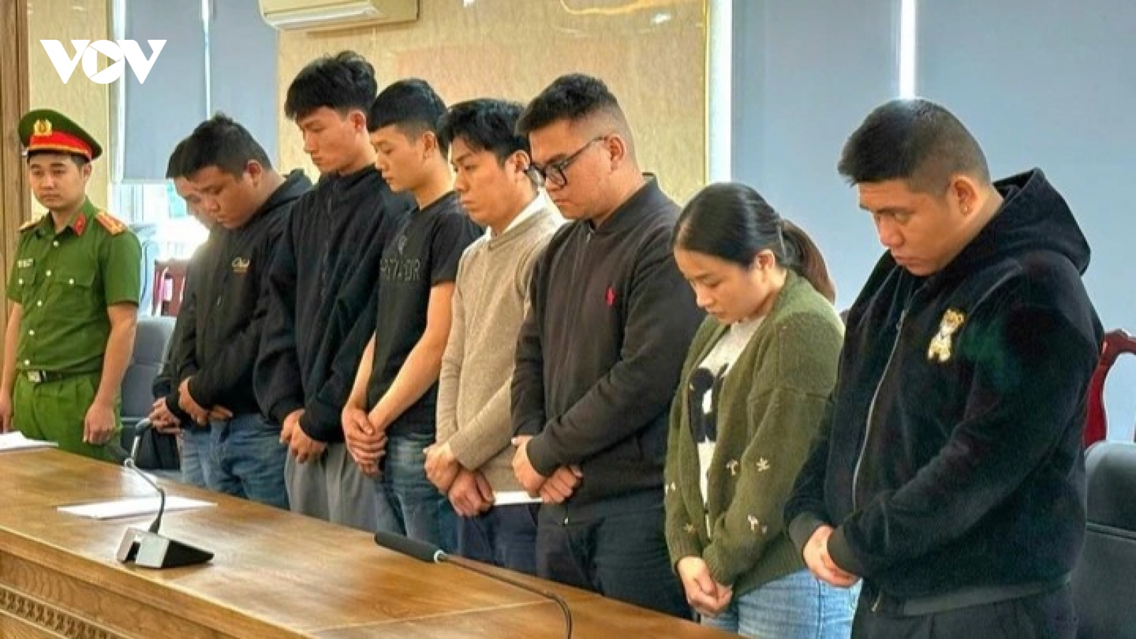 Mở hàng loạt tài khoản ngân hàng rồi sang Campuchia 'rửa tiền'