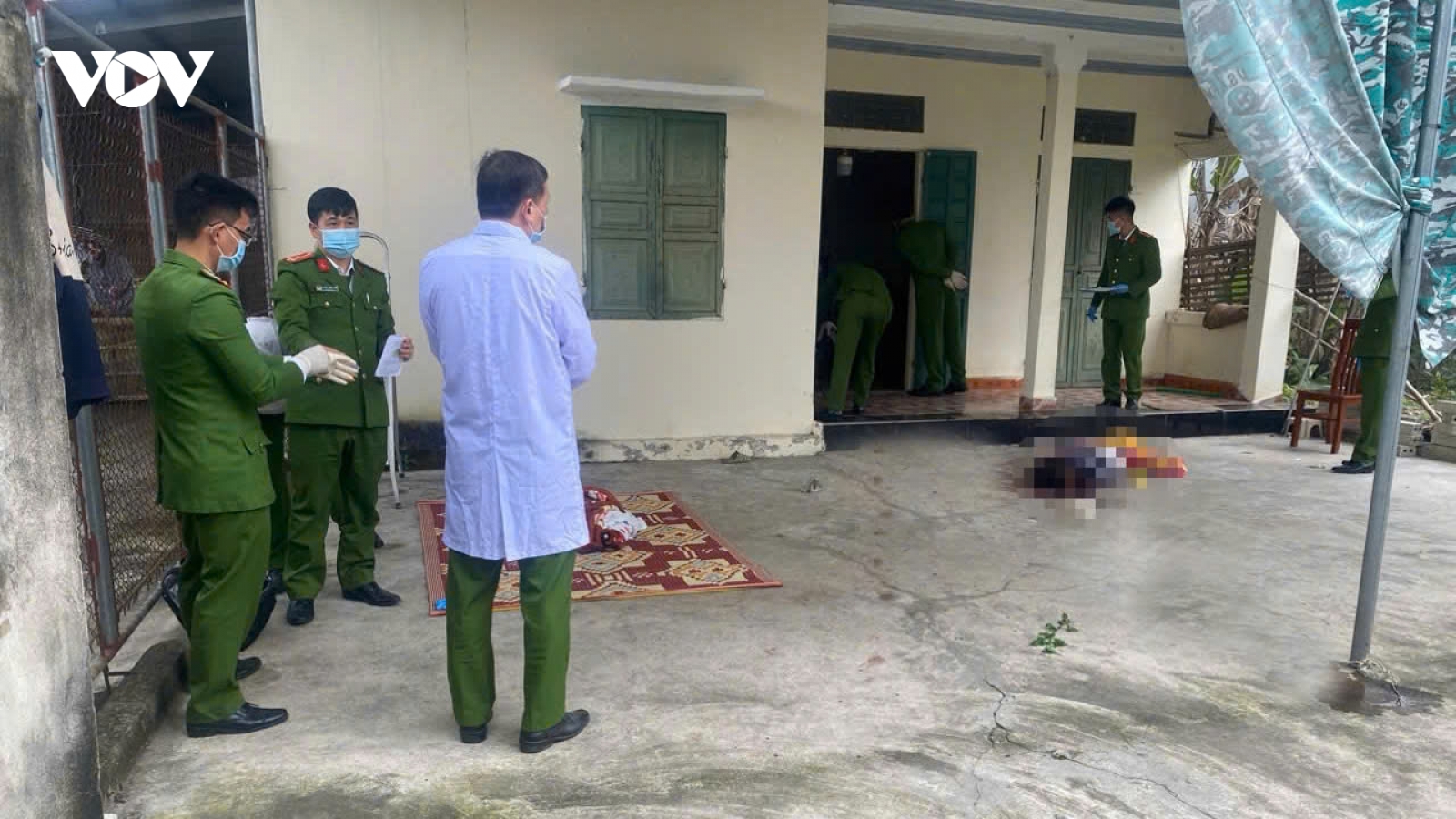 Nóng 24h ngày 31/12: Người đàn ông sát hại vợ và cháu trai rồi nhảy lầu tự tử