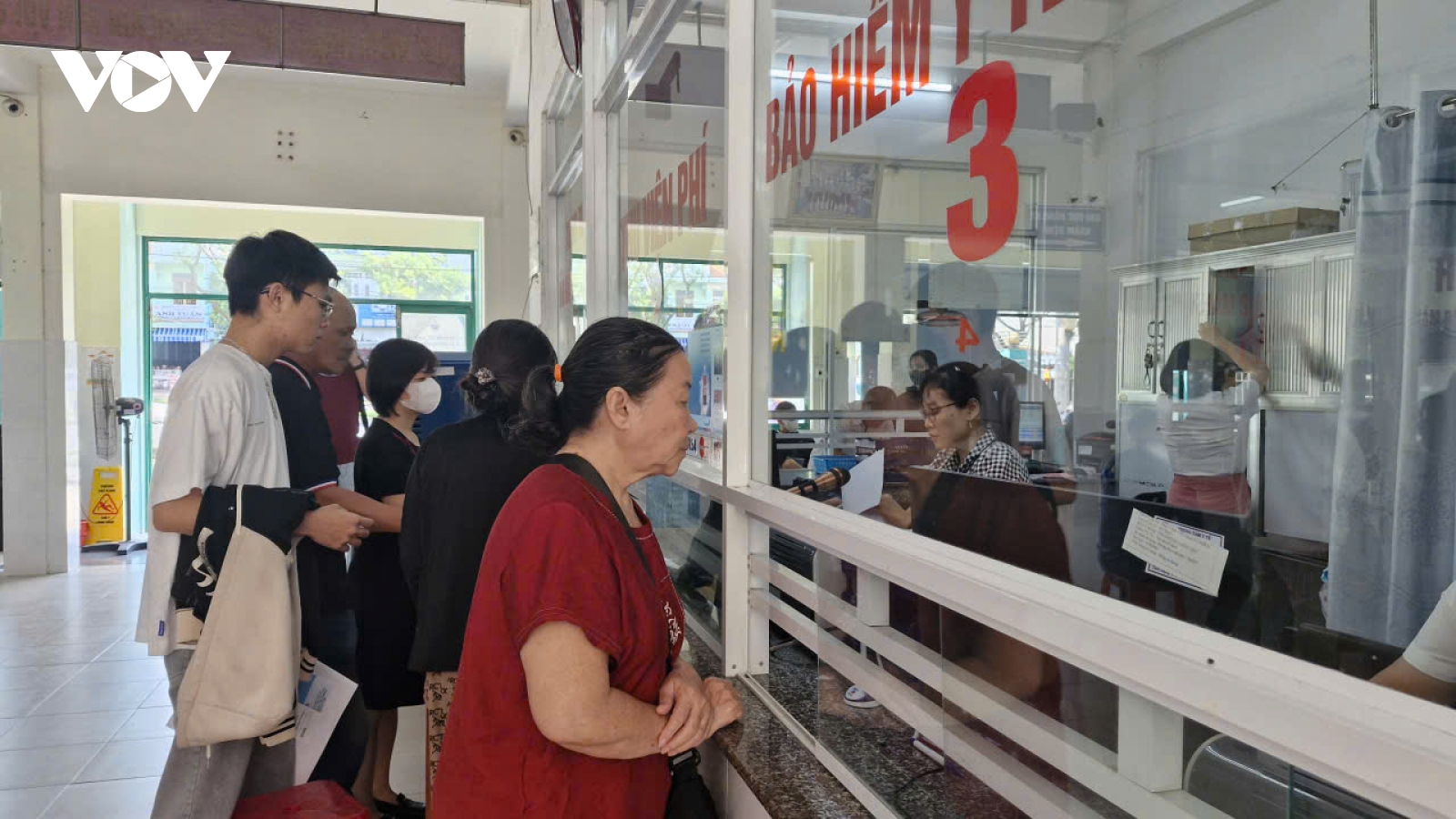 Tham gia bảo hiểm y tế "đóng góp khi lành, để dành khi ốm"