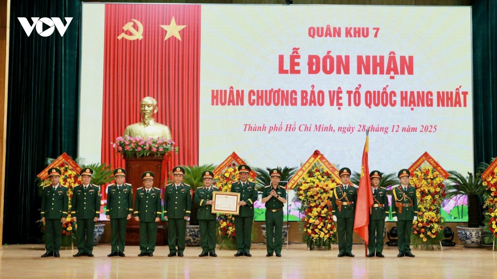Quân khu 7 đón nhận Huân chương Bảo vệ Tổ quốc hạng Nhất